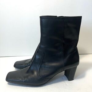 Nine & Company Black Leather Chelsea Moto Ankle Boot Block Heel Women Size 9